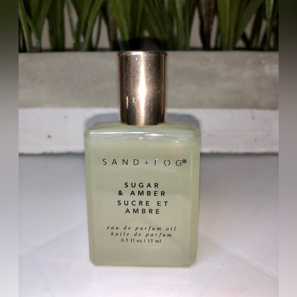 SAND + FOG Sugar & Amber Eau de Parfum Oil Rollerball - Picture 2 of 2